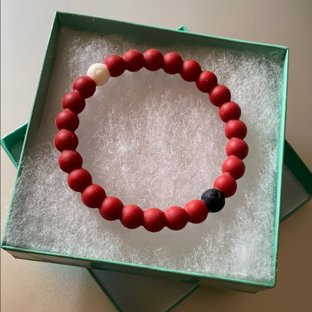 RED x Lokai, M